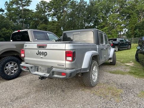 Used 2021 Jeep Gladiator Sport AWD/4WD image 4