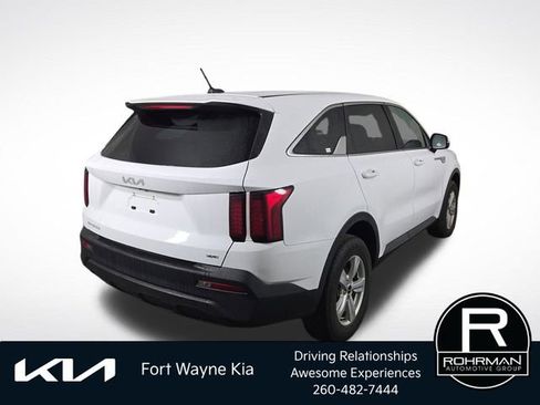 Used 2023 Kia Sorento LX AWD/4WD image 6