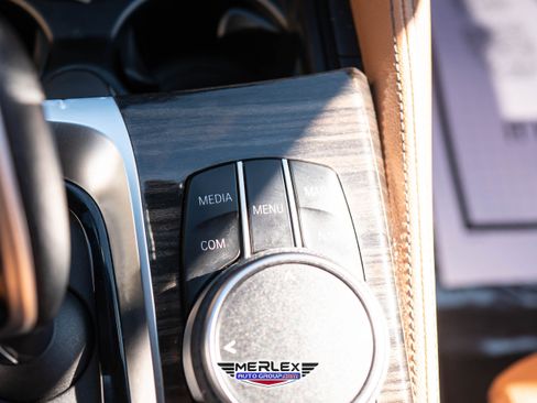 Used 2019 BMW 540i w/ M Sport Package image 38