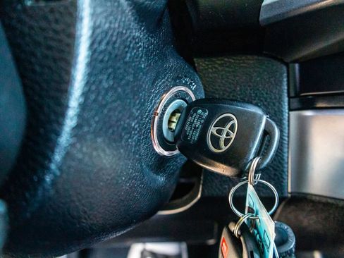 Used 2019 Toyota Tacoma SR5 w/ Exterior Package RWD image 42