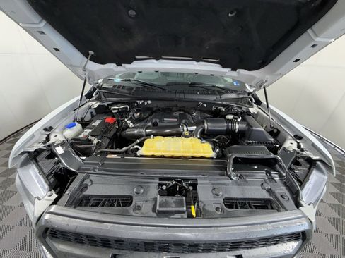 Used 2017 Ford F150 Raptor w/ Equipment Group 802A Luxury AWD/4WD image 28