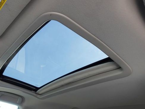 Used 2014 Toyota Sienna XLE image 26