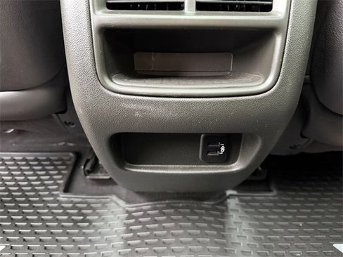 Used 2017 Cadillac XT5 Platinum image 33