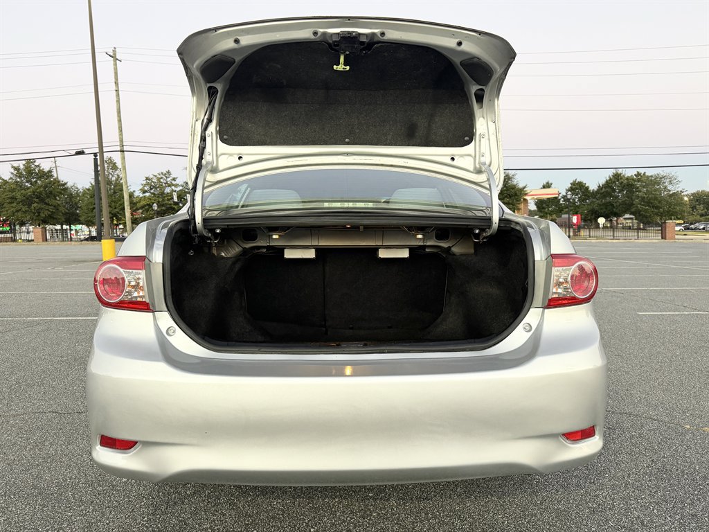 Used 2012 Toyota Corolla LE FWD image 36