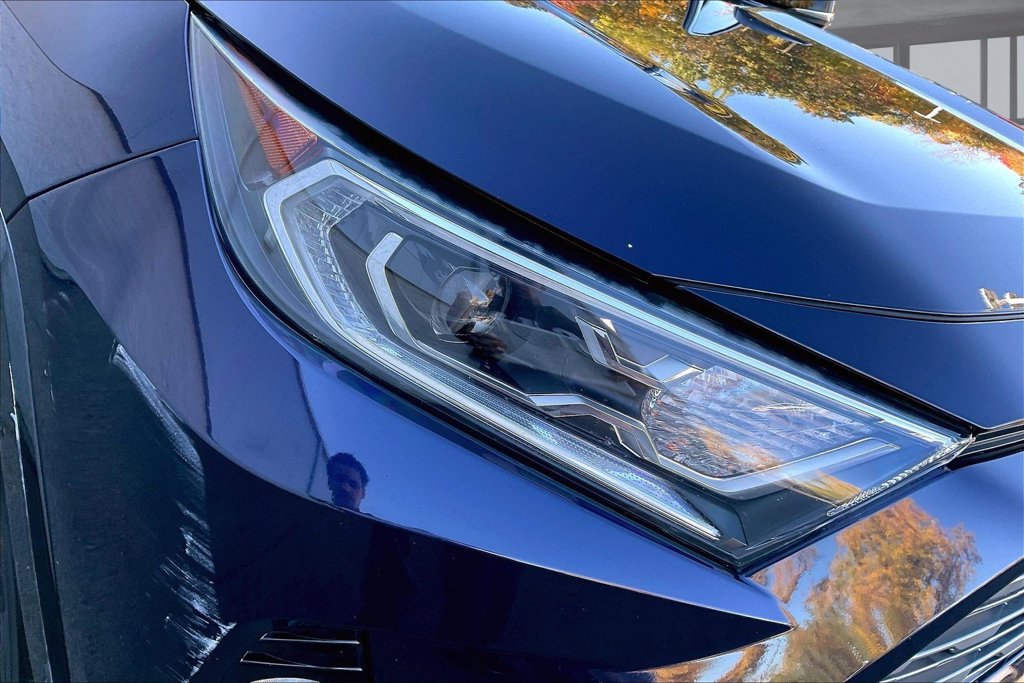 Used 2019 Toyota RAV4 XSE w/ XSE Weather Package AWD/4WD image 32