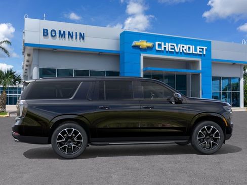 New 2026 Chevrolet Suburban RST RWD image 6