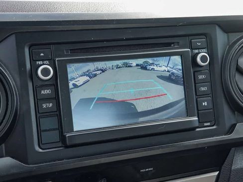 Used 2018 Toyota Tacoma SR image 22