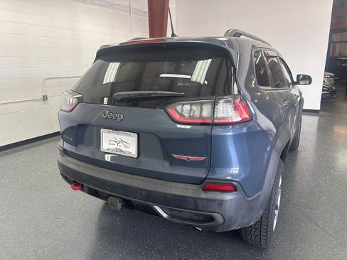 Used 2019 Jeep Cherokee Trailhawk w/ Cold Weather Group AWD/4WD image 4
