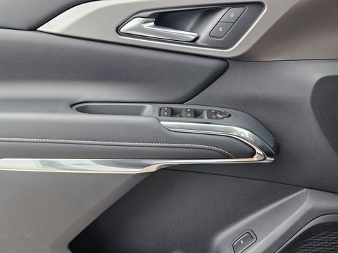New 2027 Chevrolet Traverse LT w/ Midnight/Sport Edition FWD image 23