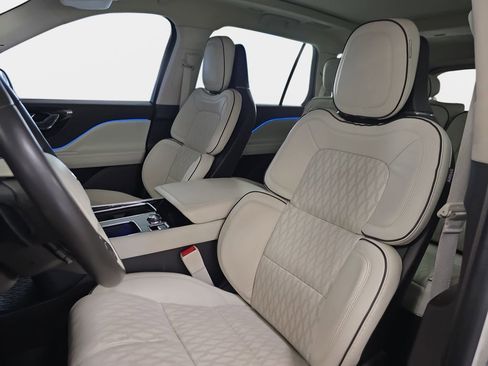Used 2023 Lincoln Aviator Black Label image 17