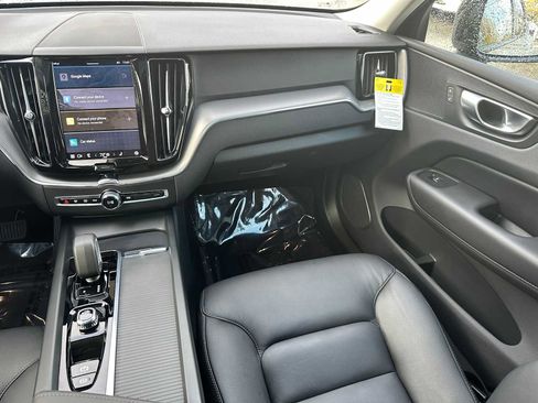 Used 2025 Volvo XC60 B5 Core w/ Climate Package image 18