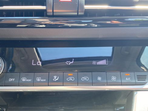 Certified 2022 Kia Seltos SX w/ Sunroof Package AWD/4WD image 19