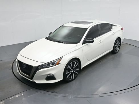 Used 2022 Nissan Altima 2.0 SR image 35