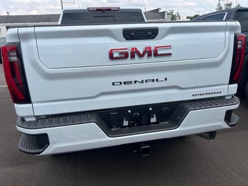 Used 2026 GMC Sierra 3500 Denali AWD/4WD image 6