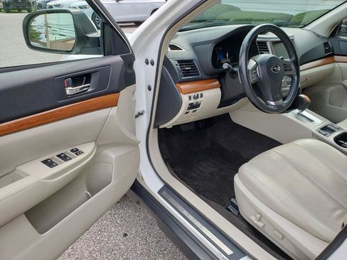 Used 2014 Subaru Outback 3.6R Limited AWD/4WD image 8