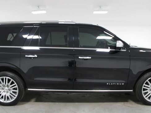 Used 2023 Ford Expedition Max Platinum image 11