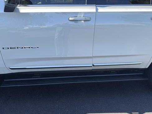 Used 2022 GMC Yukon Denali w/ Denali Ultimate Package AWD/4WD image 34