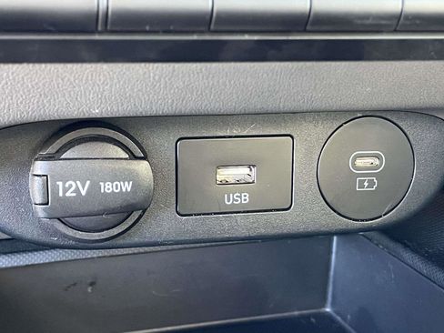 Certified 2025 Hyundai Elantra SE image 22