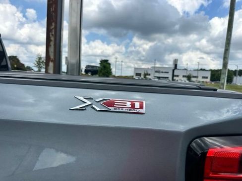 Used 2021 GMC Sierra 1500 SLT w/ SLT Premium Plus Package AWD/4WD image 19