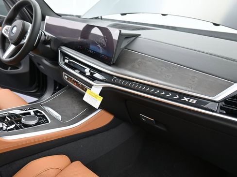 New 2026 BMW X5 xDrive50e w/ M Sport Package image 20