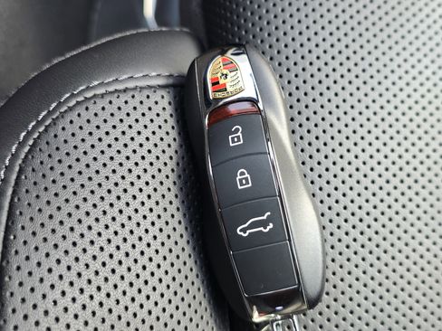 New 2025 Porsche Macan GTS image 31