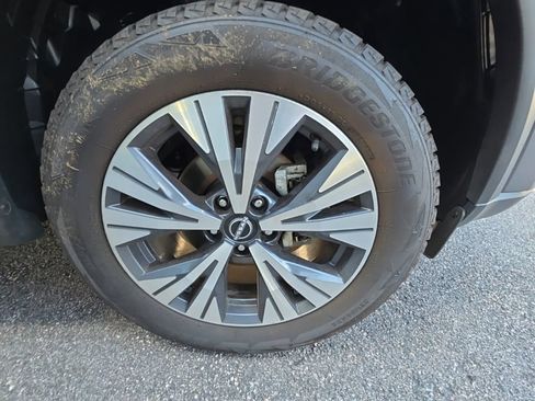 Used 2023 Nissan Rogue SV AWD/4WD image 22