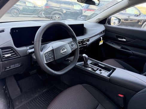 New 2026 Nissan Sentra SR w/ Floor Mat Package FWD image 14