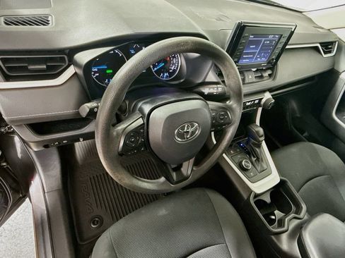 Certified 2021 Toyota RAV4 LE AWD/4WD image 9