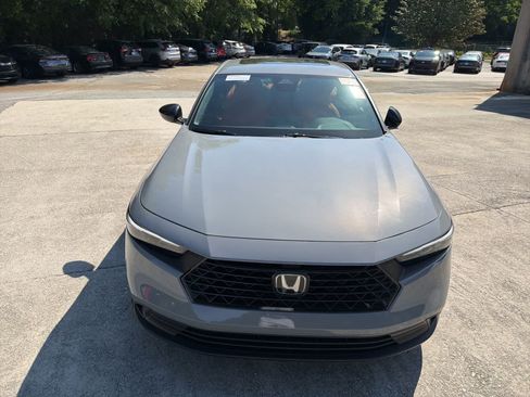 Used 2025 Honda Accord Sport image 15