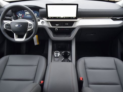 New 2026 Ford Explorer Active w/ Active Comfort Package image 7