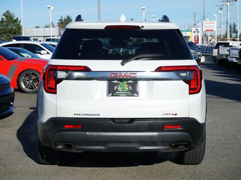 Used 2023 GMC Acadia AT4 w/ Preferred Package AWD/4WD image 4
