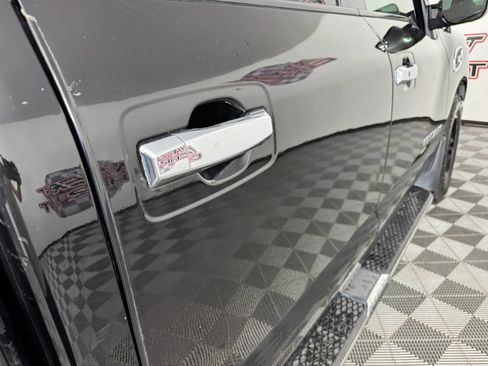 Used 2017 Nissan Titan SV AWD/4WD image 26