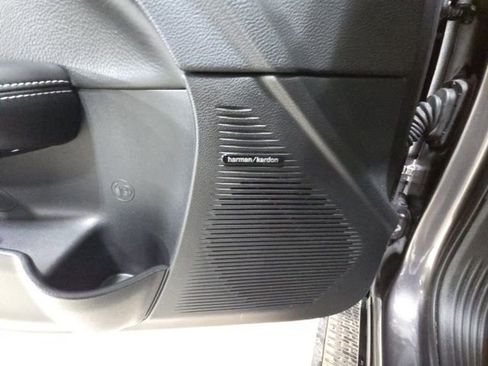 Used 2016 Dodge Challenger SRT Hellcat image 19