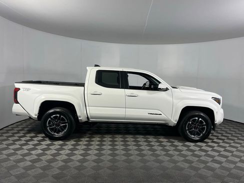 Used 2025 Toyota Tacoma TRD Sport image 6