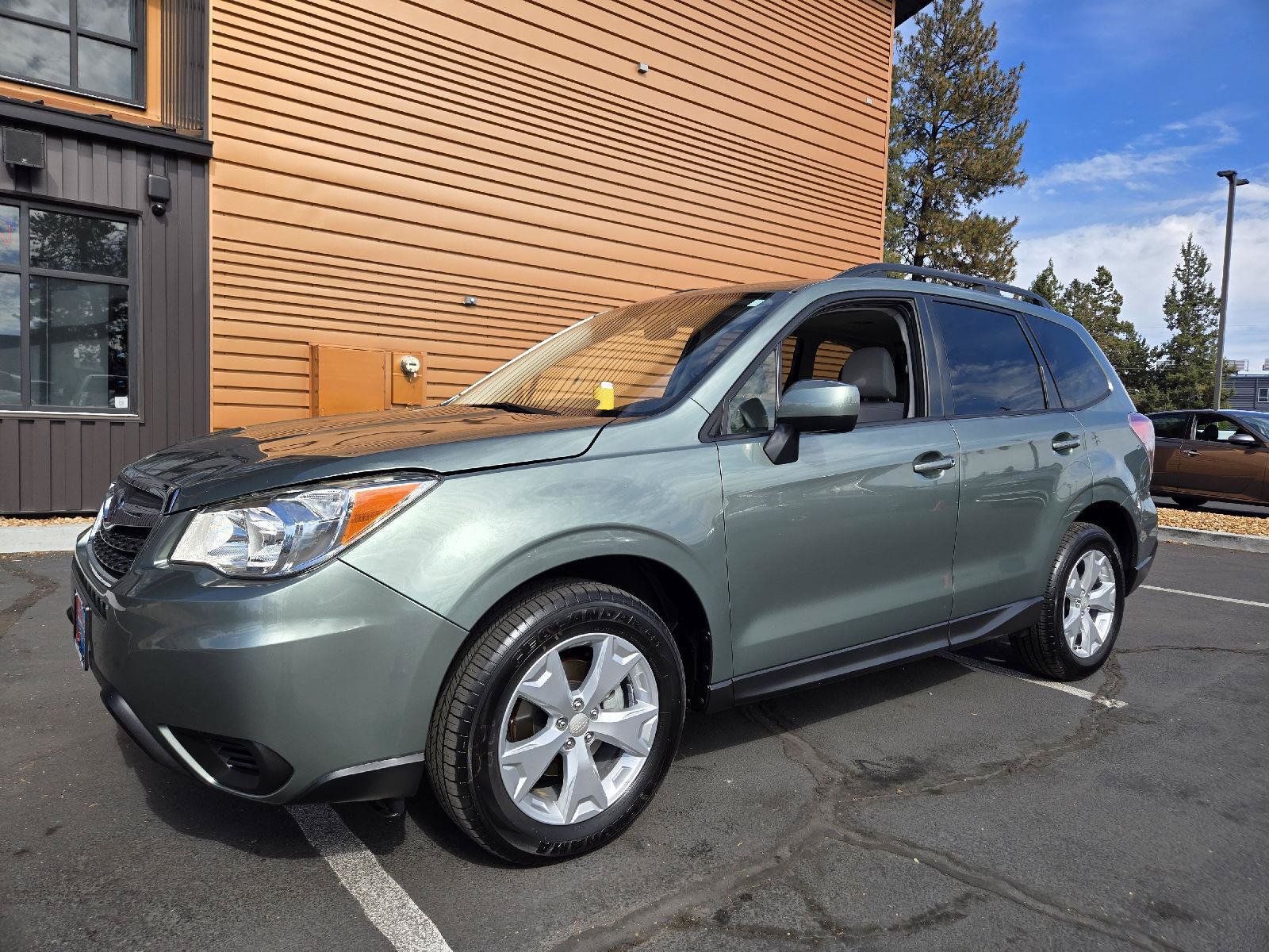 Used 2015 Subaru Forester 2.5i Premium w/ Popular Package #2 AWD/4WD image 1
