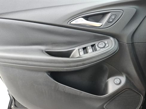 Used 2021 Buick Encore GX Select w/ Experience Buick Package FWD image 16