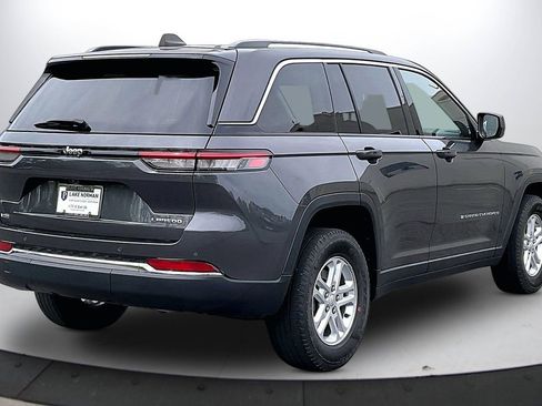 Used 2023 Jeep Grand Cherokee Laredo image 9