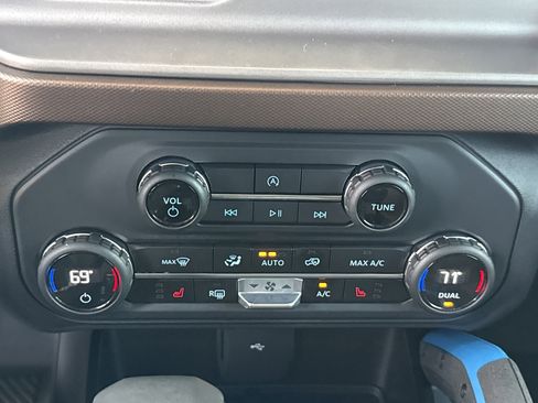 Used 2023 Ford Bronco Outer Banks image 31