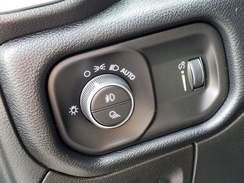 Used 2022 RAM 1500 Big Horn AWD/4WD image 14