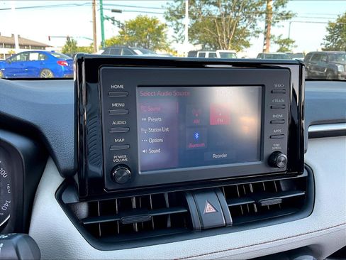 Used 2019 Toyota RAV4 XLE FWD image 39