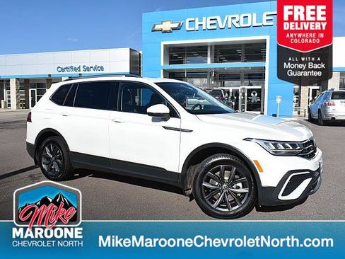 Used 2023 Volkswagen Tiguan SE w/ Panoramic Sunroof Package image 1