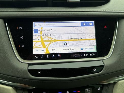 Used 2024 Cadillac XT5 Premium Luxury w/ Technology Package FWD image 9