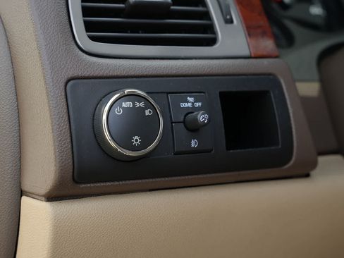 Used 2014 Chevrolet Tahoe LTZ RWD image 20