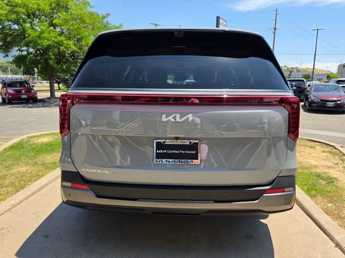 Certified 2025 Kia Carnival SX Prestige FWD image 6