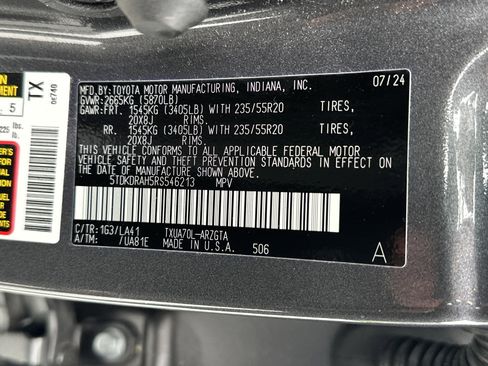 Used 2024 Toyota Highlander Platinum FWD image 36