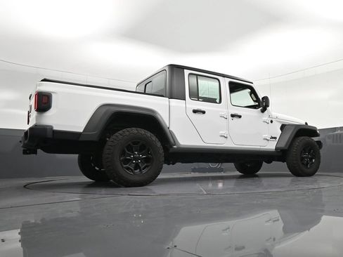 Used 2023 Jeep Gladiator Sport AWD/4WD image 29