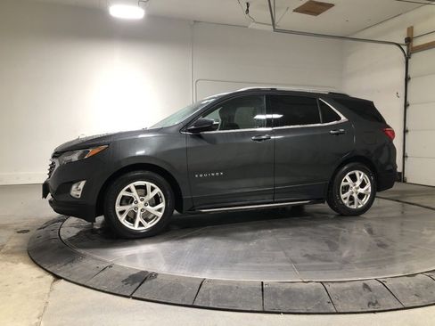 Used 2019 Chevrolet Equinox LT w/ Sun & Navigation Package image 4