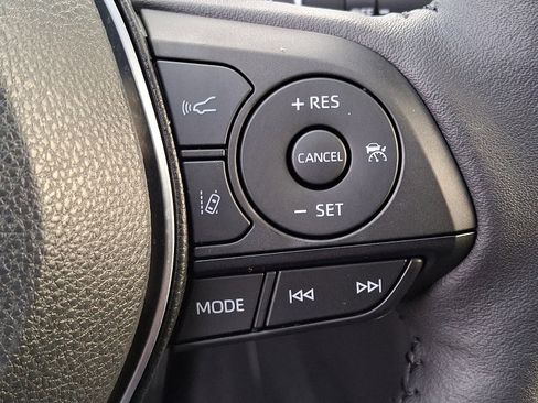 Used 2025 Toyota RAV4 XLE Premium image 22