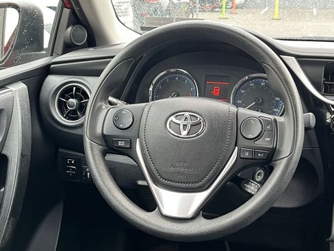 Used 2018 Toyota Corolla LE FWD image 26