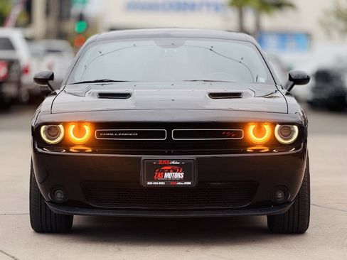 Used 2015 Dodge Challenger R/T w/ Quick Order Package 28B R/T image 4